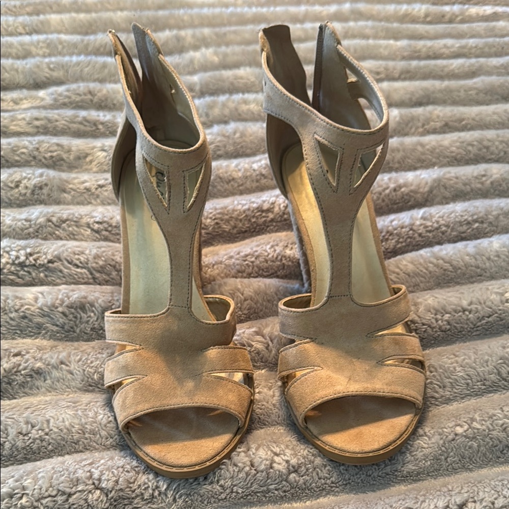Elegant Tan Women's Sandals